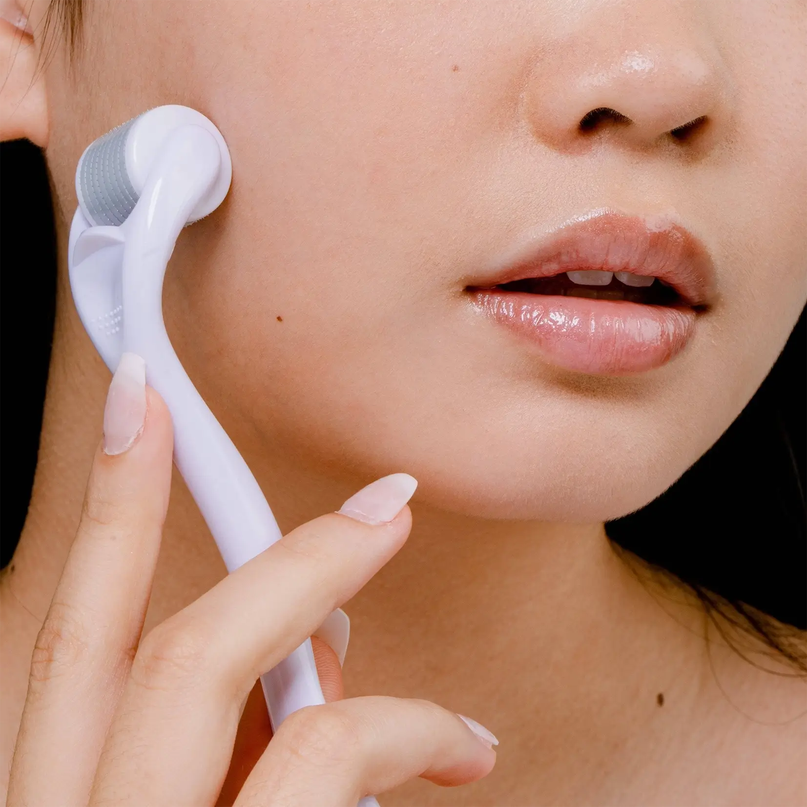 Microneedling Derma Roller - image 6
